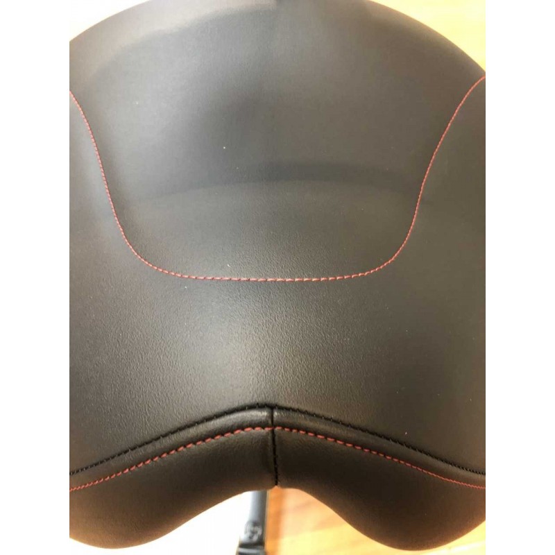 Score jumper met lendensteun zwart met rode stiknaad Score jumper met lendensteun zwart met rode stiknaad